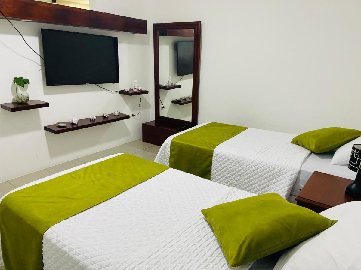 Carpao Lodging Galapagos Puerto Ayora  Bagian luar foto